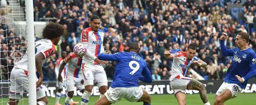 阿森纳后防线失守，球队三连败引发危机