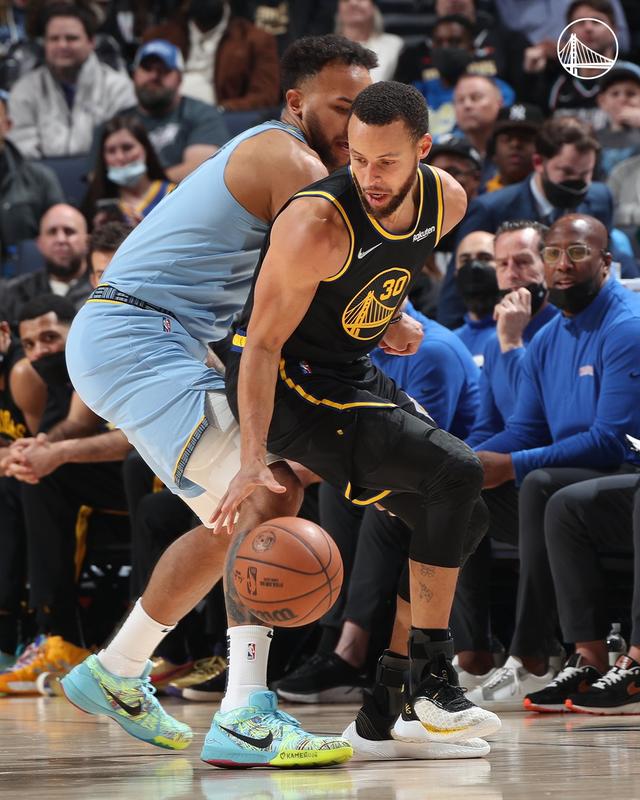 关于灰熊队突破对手防线攻防转换连续得分的信息