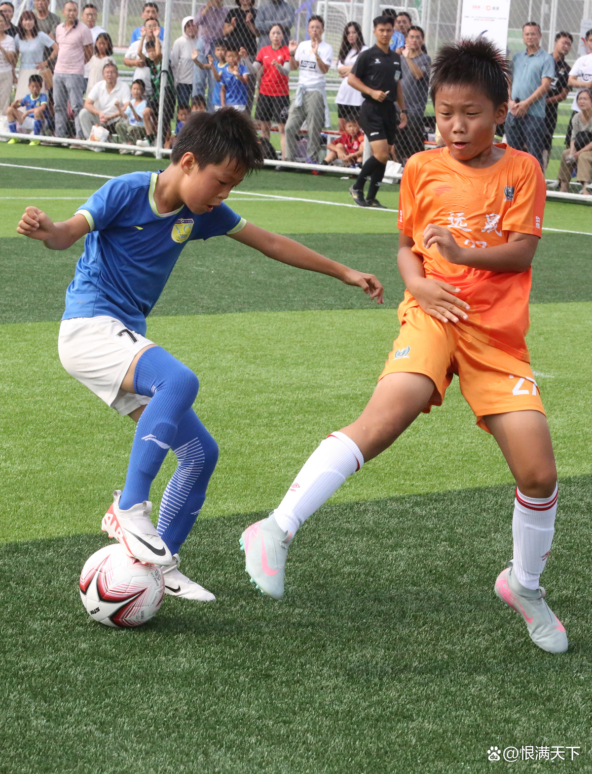 关于青年足球联赛激情上演少年成才路不远的信息