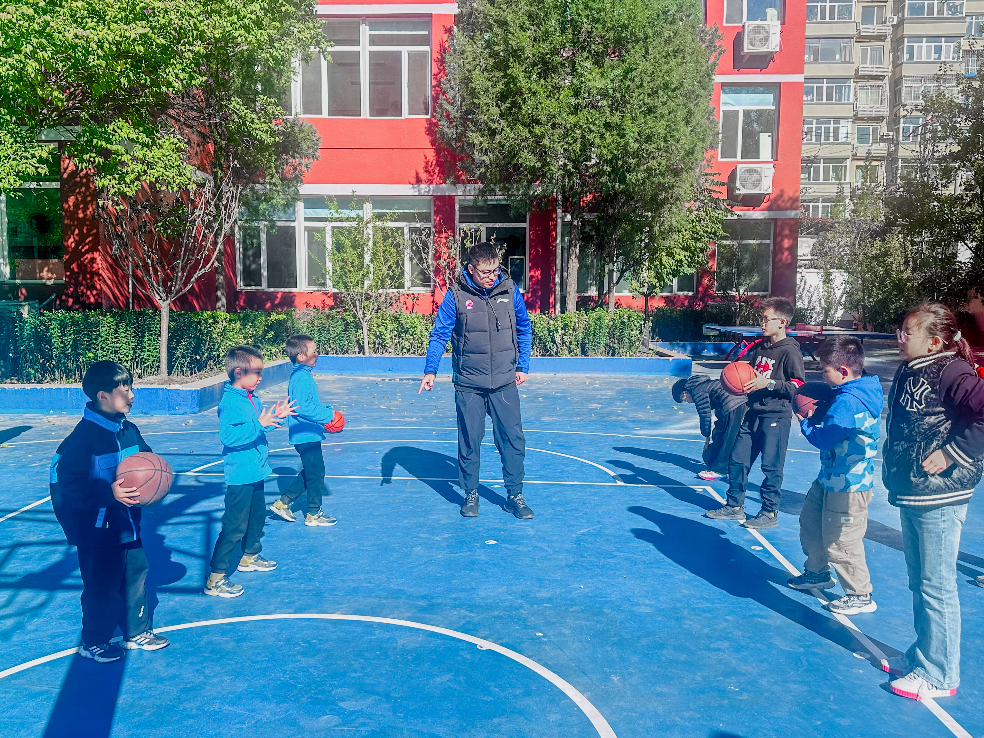 篮球技术教学视听课程推出,实时互动学习的简单介绍 篮球技术教学视听课程推出,实时互动学习的简单介绍