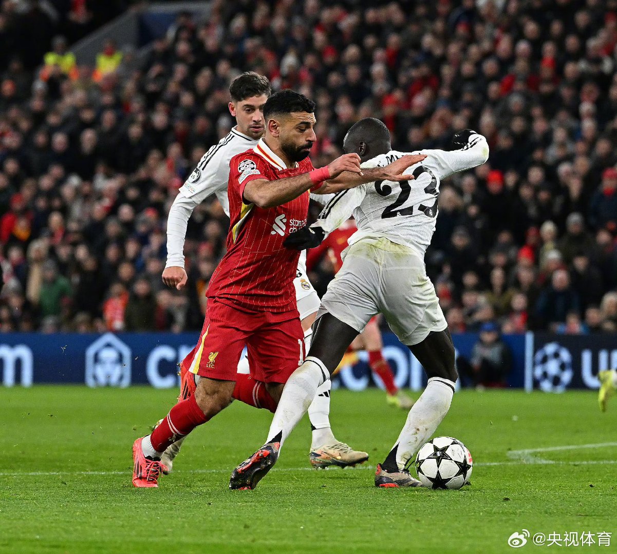 利物浦在对阵热刺的比赛中取得惊险胜利