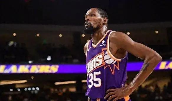 包含热火翻盘雷霆，布克统治全场的词条